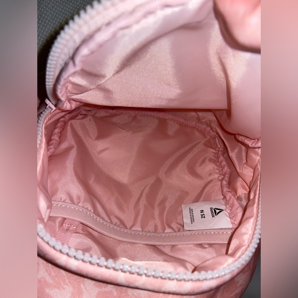 Women’s REEBOK MOLLY MINI BACKPACK in colour pink NWOT - Picture 8 of 16